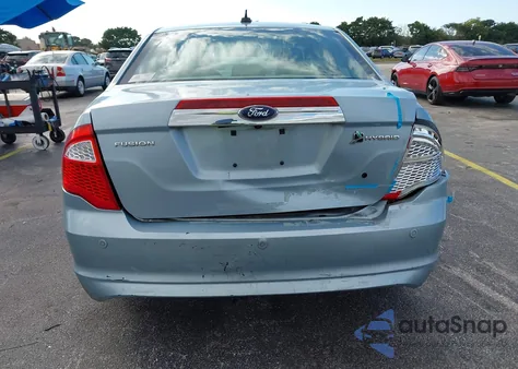 2010 Ford Fusion Hybrid z USA, uszkodzony, nr VIN 3FADP0L3XAR275319